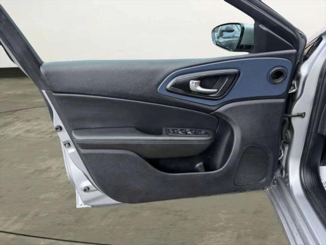 2016 Chrysler 200 S