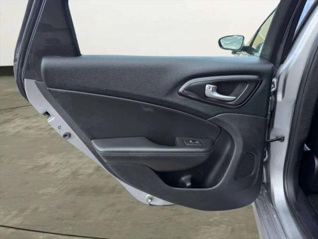 2016 Chrysler 200 S