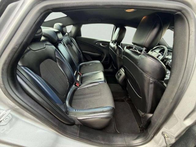 2016 Chrysler 200 S
