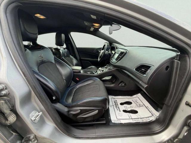 2016 Chrysler 200 S