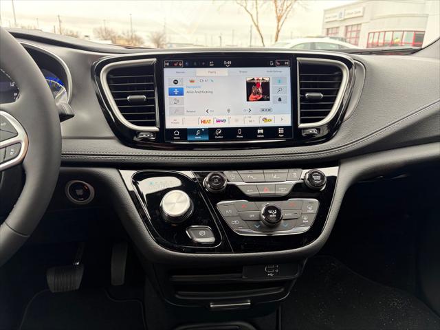 2026 Chrysler Pacifica Select AWD
