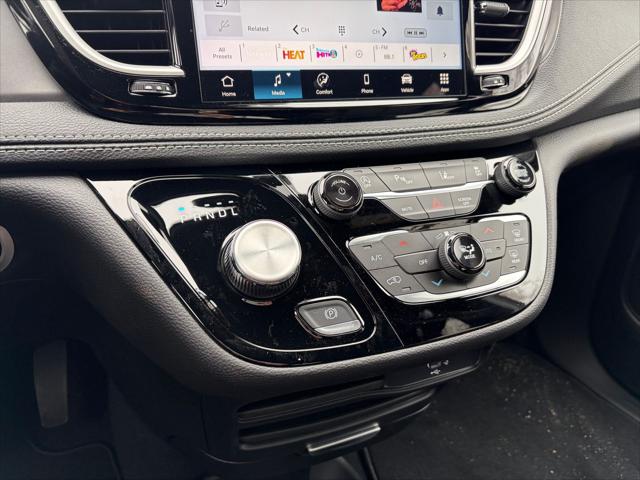 2026 Chrysler Pacifica Select AWD