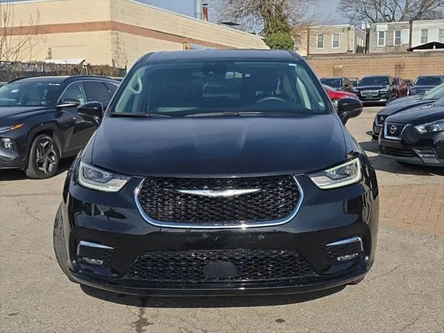 2022 Chrysler Pacifica Hybrid Touring L