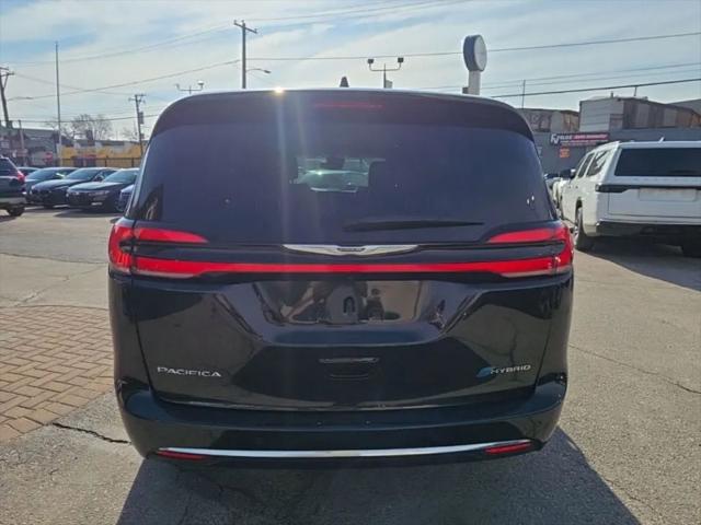 2022 Chrysler Pacifica Hybrid Touring L