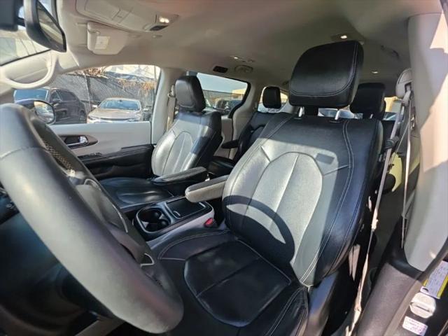 2022 Chrysler Pacifica Hybrid Touring L
