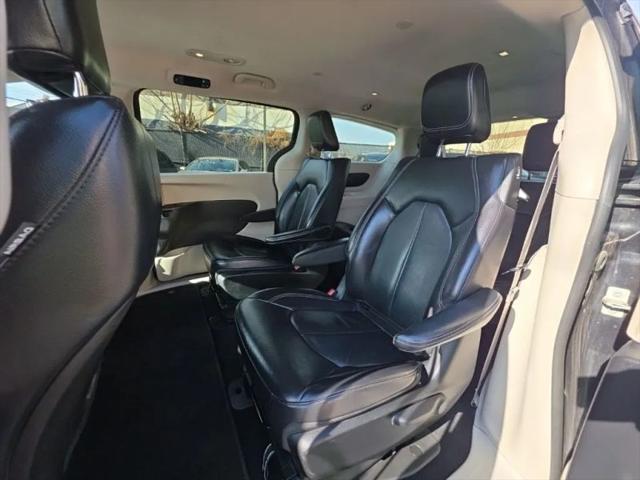 2022 Chrysler Pacifica Hybrid Touring L