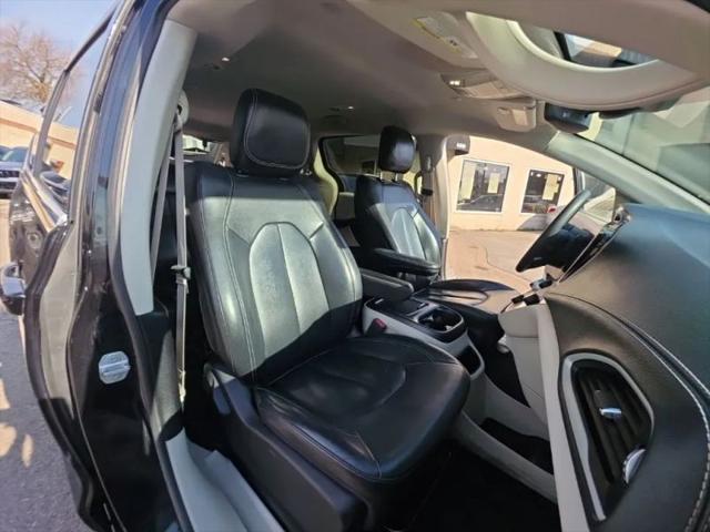 2022 Chrysler Pacifica Hybrid Touring L