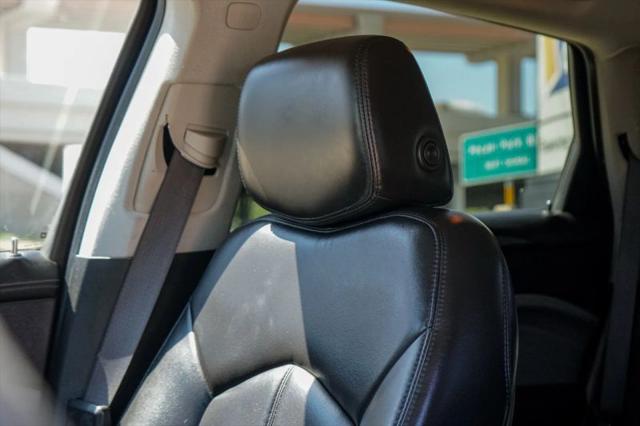 2011 Cadillac SRX Standard