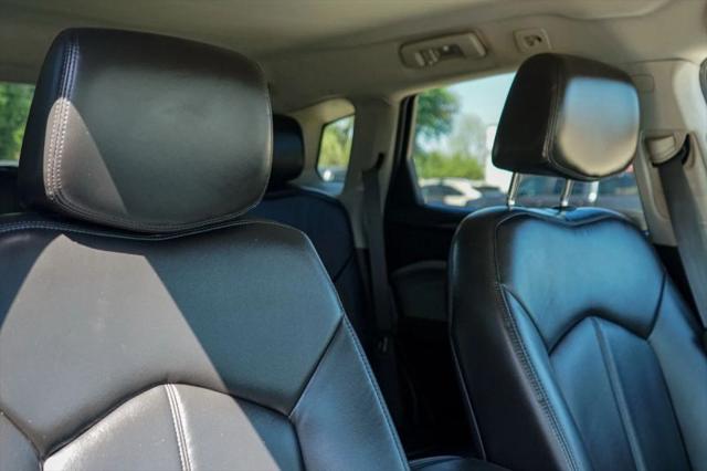 2011 Cadillac SRX Standard