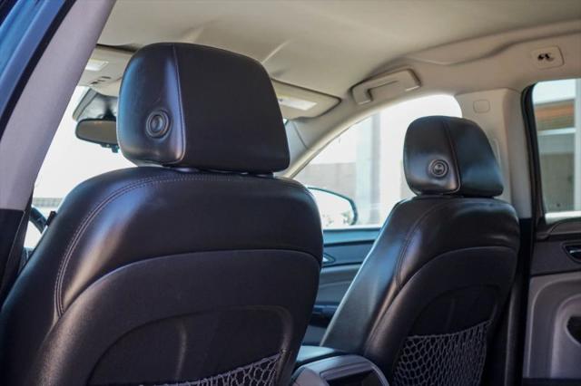 2011 Cadillac SRX Standard