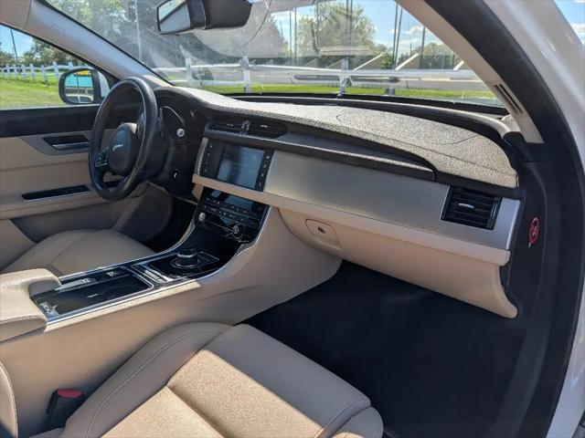 2017 Jaguar XF 35t Premium