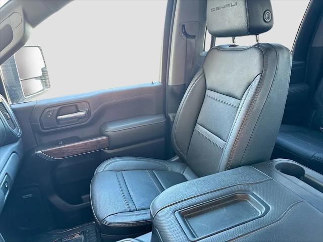 2022 GMC Sierra 2500HD 4WD Crew Cab Standard Bed Denali