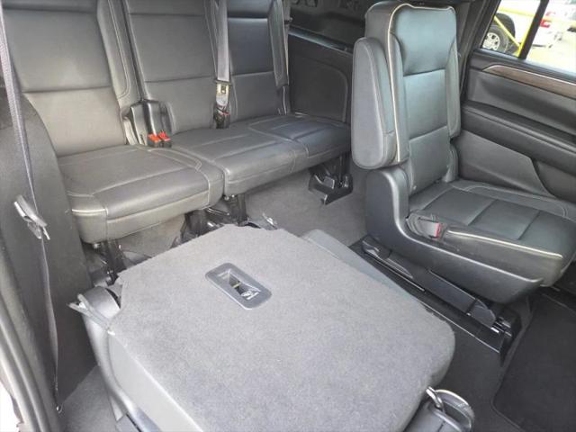 2023 Chevrolet Suburban 4WD Premier