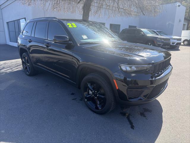 2023 Jeep Grand Cherokee Altitude 4x4 2023 Jeep Grand Cherokee Altitude 4x4