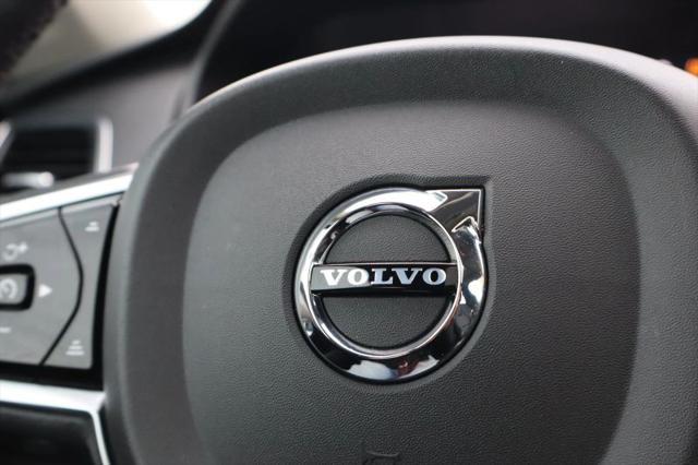 2023 Volvo XC90 B5 Core