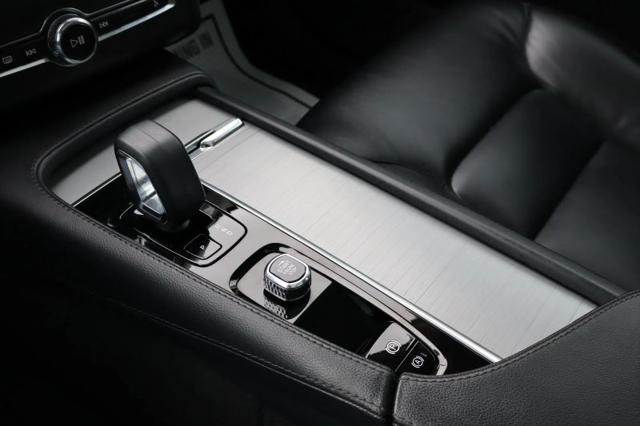 2023 Volvo XC90 B5 Core