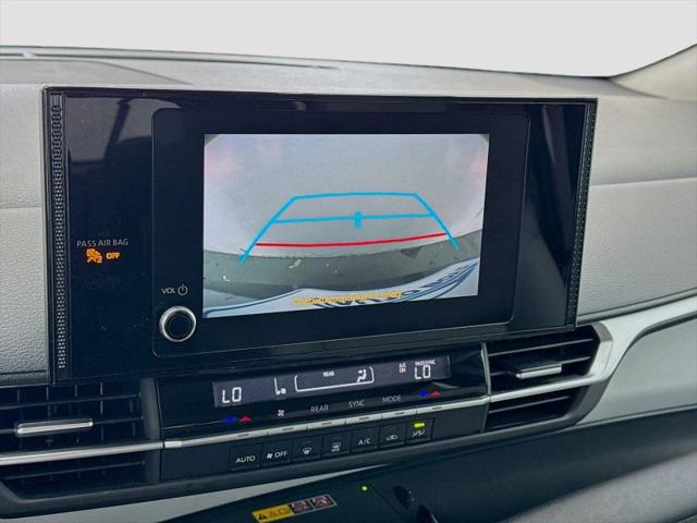 2025 Toyota Sienna LE