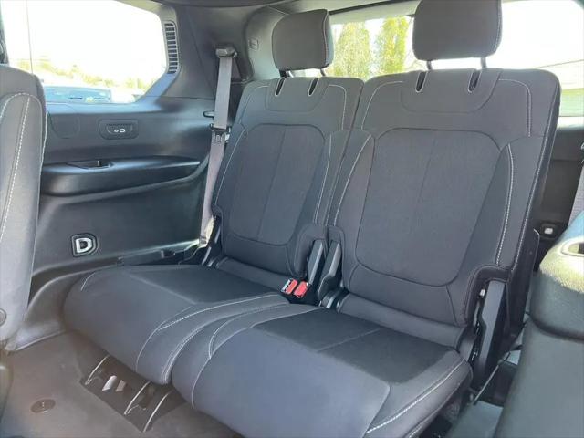 2025 Jeep Grand Cherokee L Laredo 4x4