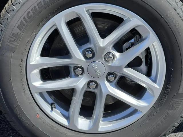 2025 Jeep Grand Cherokee L Laredo 4x4