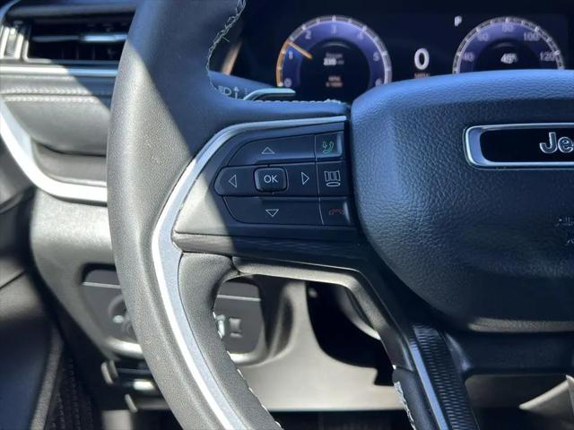 2025 Jeep Grand Cherokee L Laredo 4x4