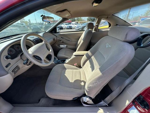1999 Ford Mustang Base