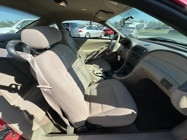 1999 Ford Mustang Base