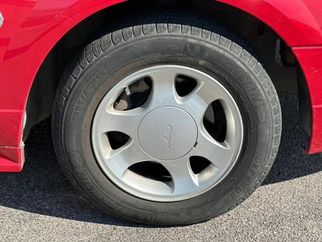 1999 Ford Mustang Base