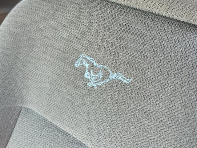 1999 Ford Mustang Base
