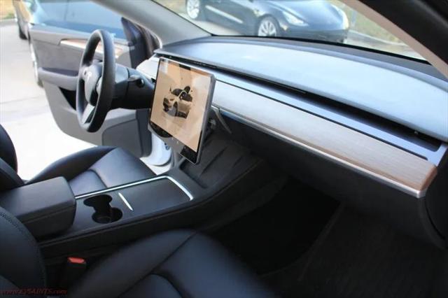 2022 Tesla Model Y Long Range Dual Motor All-Wheel Drive