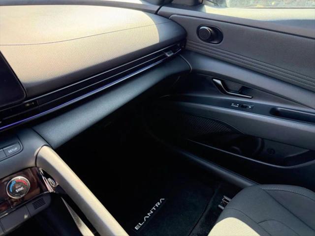 2025 Hyundai Elantra Hybrid SEL Sport