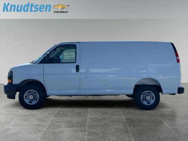 2026 Chevrolet Express Cargo Van 2500 Regular Wheelbase, WT, RWD