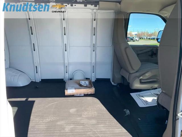 2026 Chevrolet Express Cargo Van 2500 Regular Wheelbase, WT, RWD