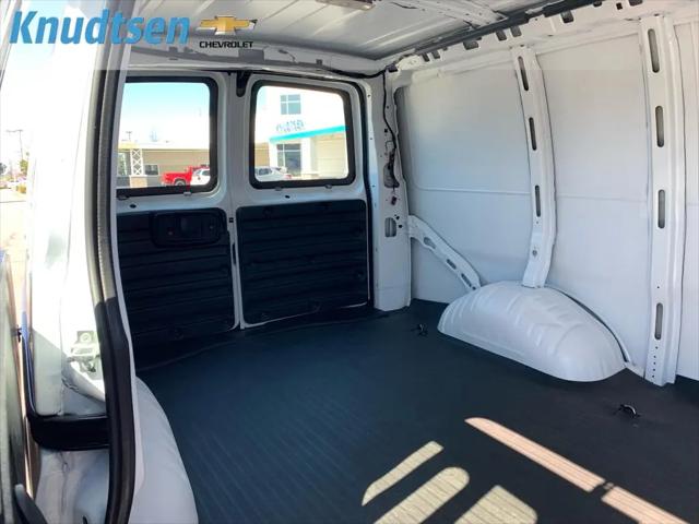 2026 Chevrolet Express Cargo Van 2500 Regular Wheelbase, WT, RWD