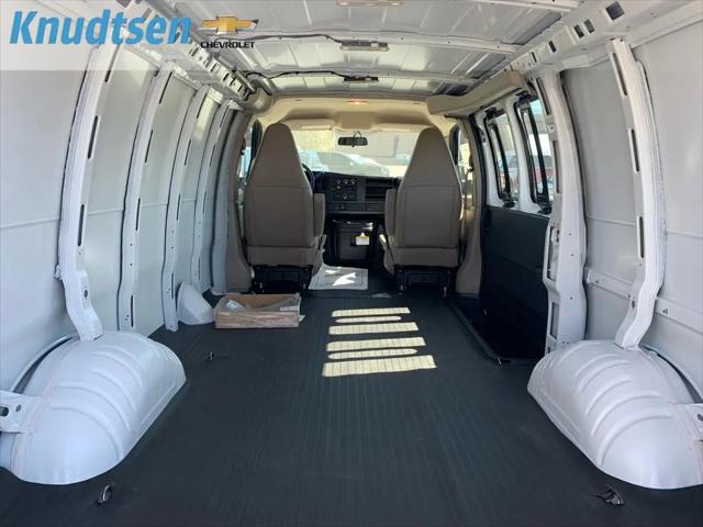 2026 Chevrolet Express Cargo Van 2500 Regular Wheelbase, WT, RWD