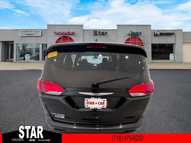 2023 Chrysler Voyager LX
