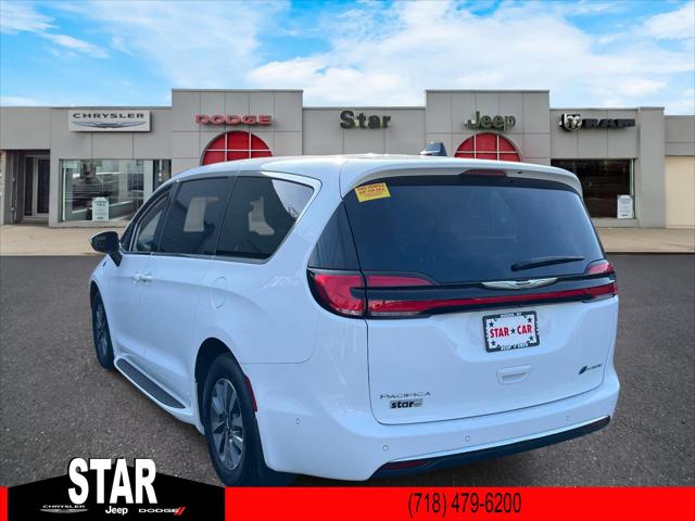 2023 Chrysler Pacifica Hybrid Touring L