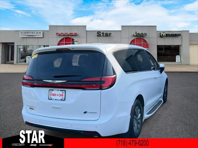2023 Chrysler Pacifica Hybrid Touring L