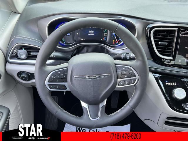 2023 Chrysler Pacifica Hybrid Touring L