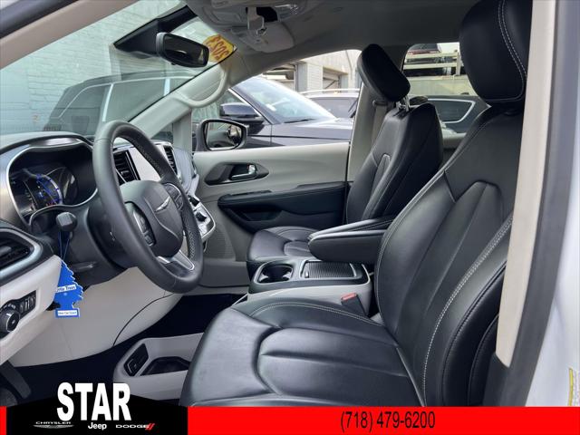 2023 Chrysler Pacifica Hybrid Touring L