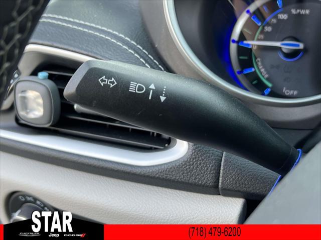 2023 Chrysler Pacifica Hybrid Touring L