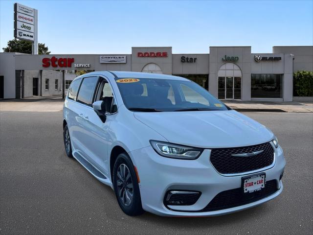 2023 Chrysler Pacifica Hybrid Touring L for sale in Queens Village, NY