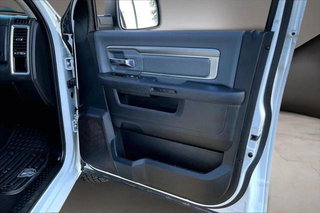 2023 Ram 1500 Classic SLT Crew Cab 4x4 5'7" Box