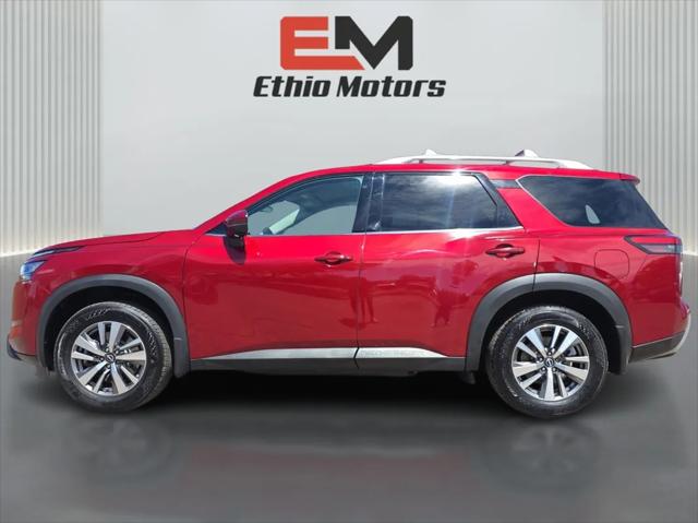2023 Nissan Pathfinder SL 4WD
