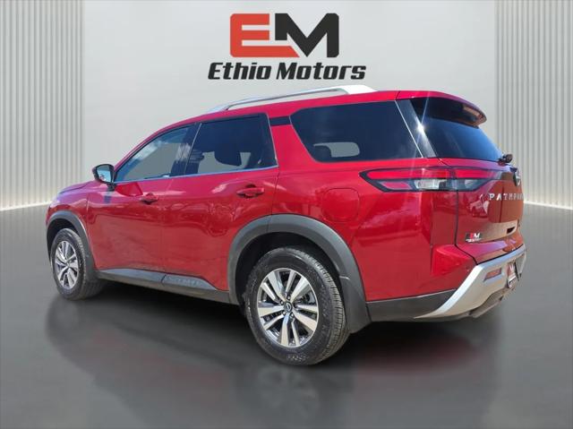 2023 Nissan Pathfinder SL 4WD