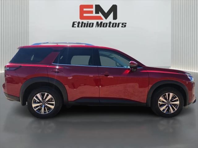 2023 Nissan Pathfinder SL 4WD