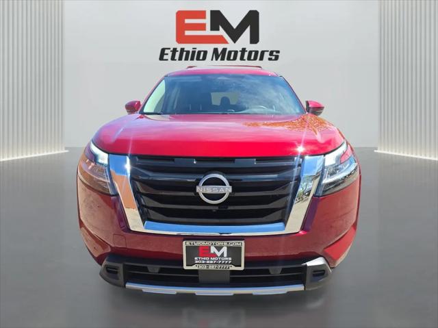2023 Nissan Pathfinder SL 4WD