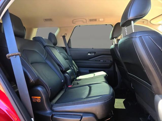 2023 Nissan Pathfinder SL 4WD