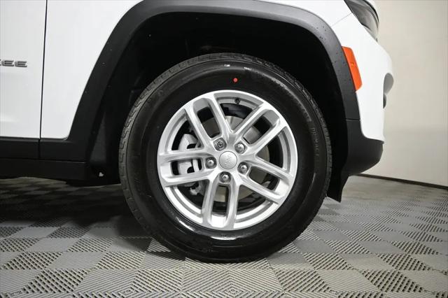 2026 Jeep Grand Cherokee Laredo 4x4