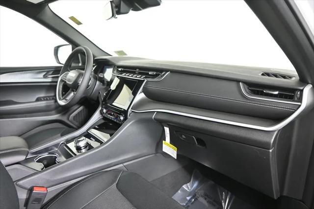 2026 Jeep Grand Cherokee Laredo 4x4