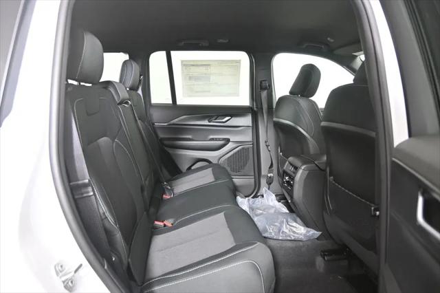 2026 Jeep Grand Cherokee Laredo 4x4